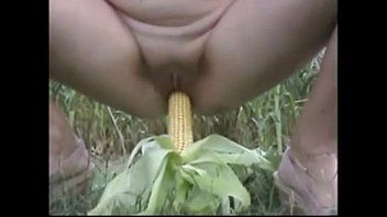 play Klipy xnxx 2018 z suką przedstawia swoją kukurydzę m.in.