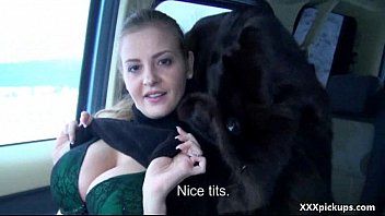 play Mołdawska z dużymi cyckami uprawia seks w luksusowych samochodach porno