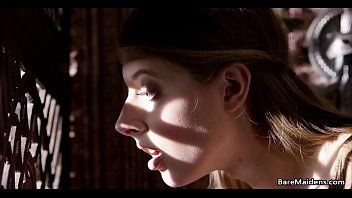 play Farmer Alice rubs her pussy live and has an orgasm