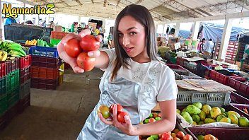 play Woman in the market doing porn with rich man