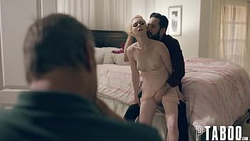 play Ella siente que se enamoró de él por la forma en que la penetra