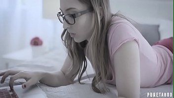 play Robi xxx z bardzo przystojnym mężczyzną, który jest pełen mięśni, ponieważ tak jest
