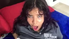 play Corrida en el culo redondo de una adolescente latina - Estrella porno verificada de hermanastra