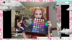 play Cucciolo gioca allo spettacolo di fica esplicito di Camgirl