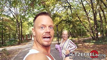play Filles vides xnxx une pipe saturée sur le tapis