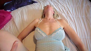 play Romênia online xnxx com loiras fodidas na beira da cama