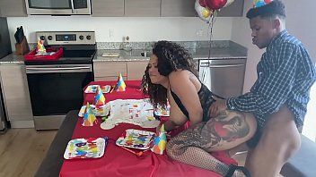 play Xnxx Film von ihrem Geburtstag mit der unersättlichen Muschi ihres Mannes